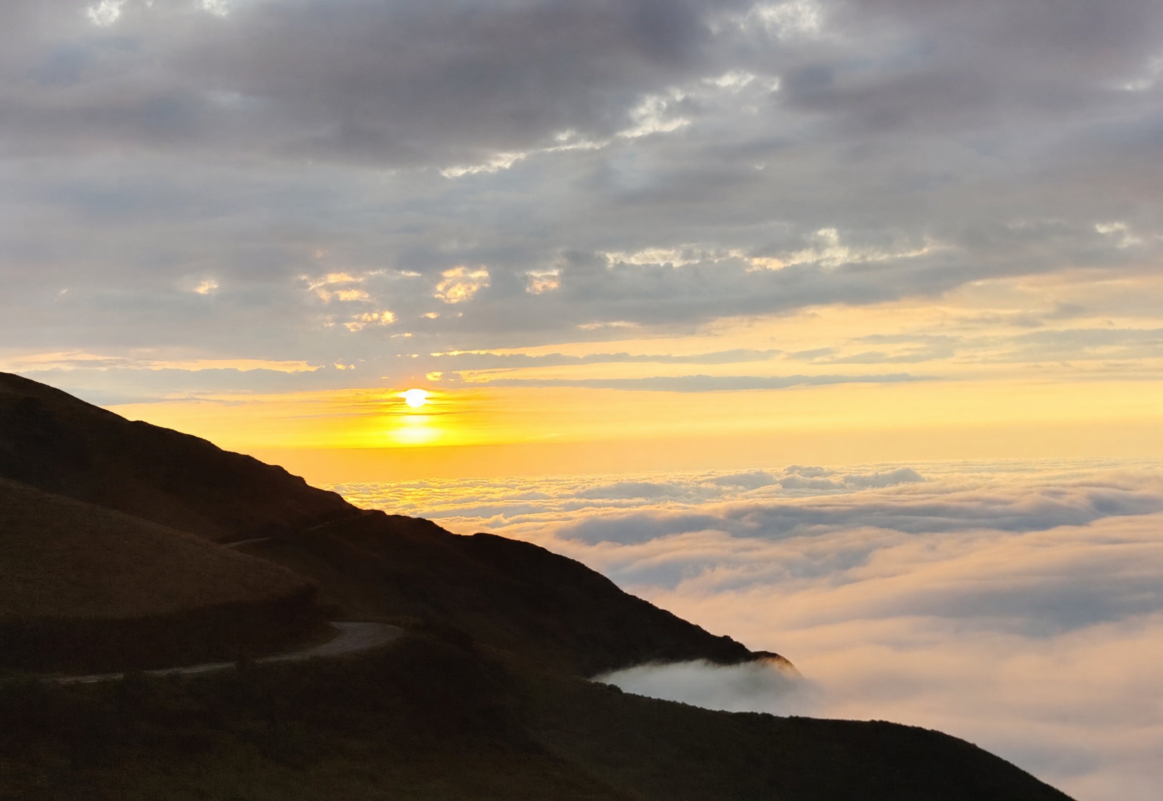 Atardecer desde las montañas de Ramón Campaña
